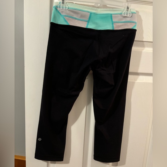 Lululemon Cropped Leggings - Picture 2 of 2